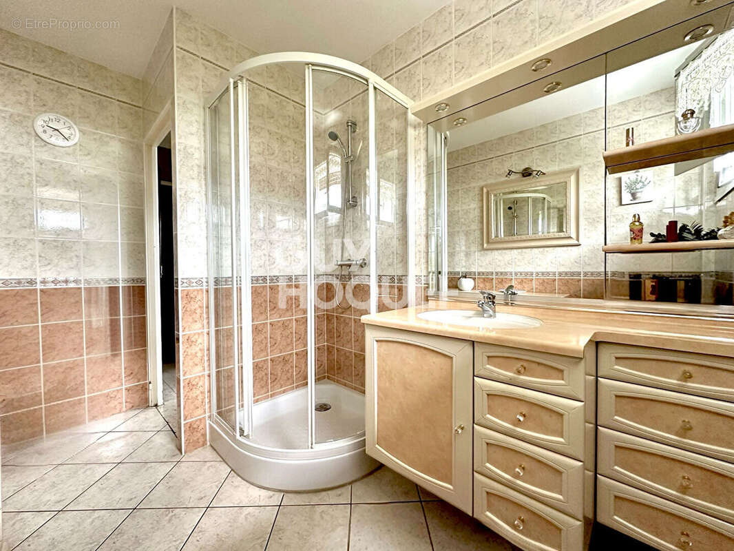 Maison à LONGUEIL-ANNEL