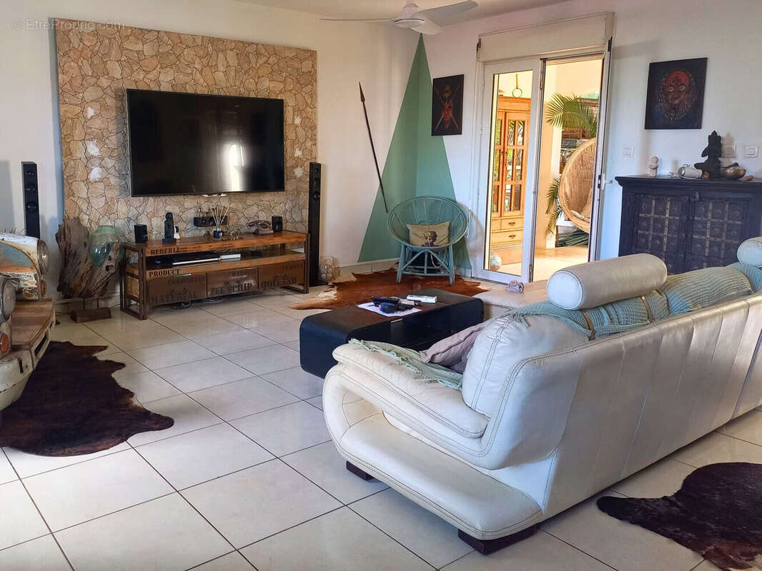 Maison 156 m² à Saint-Louis  - photo 9