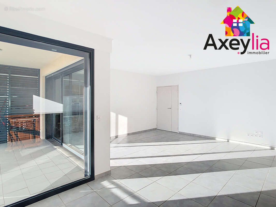 Appartement à RENAISON