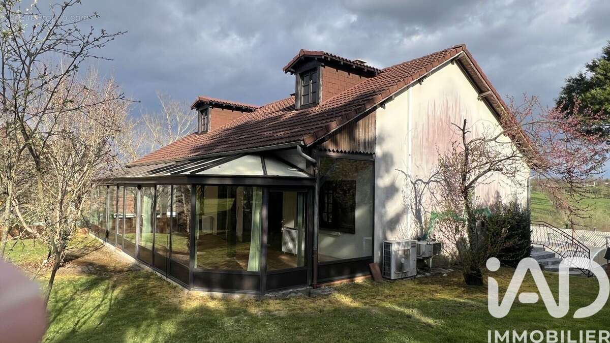 Maison 151 m² à Saint-Hilaire-Bonneval  - photo 2
