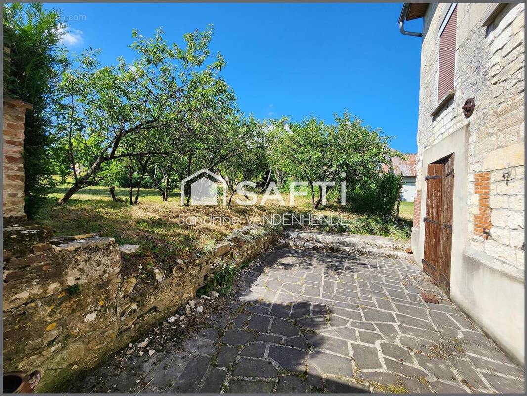 Photo 1 - Maison à CHAOURSE