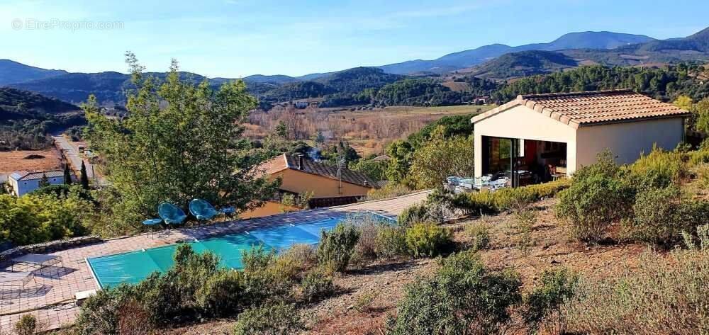 Photo 1 - Maison à ROQUEBRUN