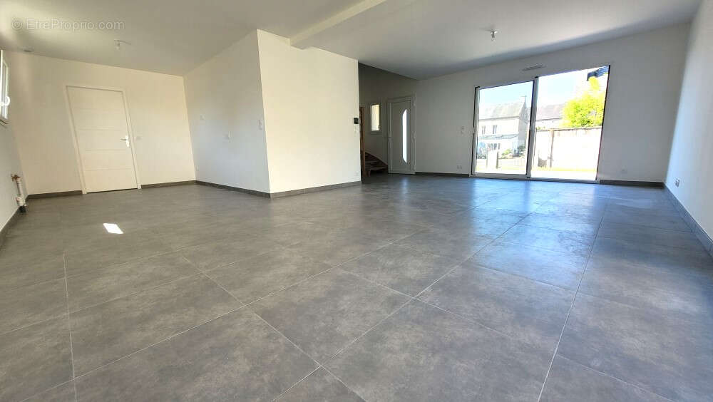 DPE A :Belle maison  traditionnelle de 6 pièces principales 130.41 m² habitables, grand garage, terrain 354m² - photo 2