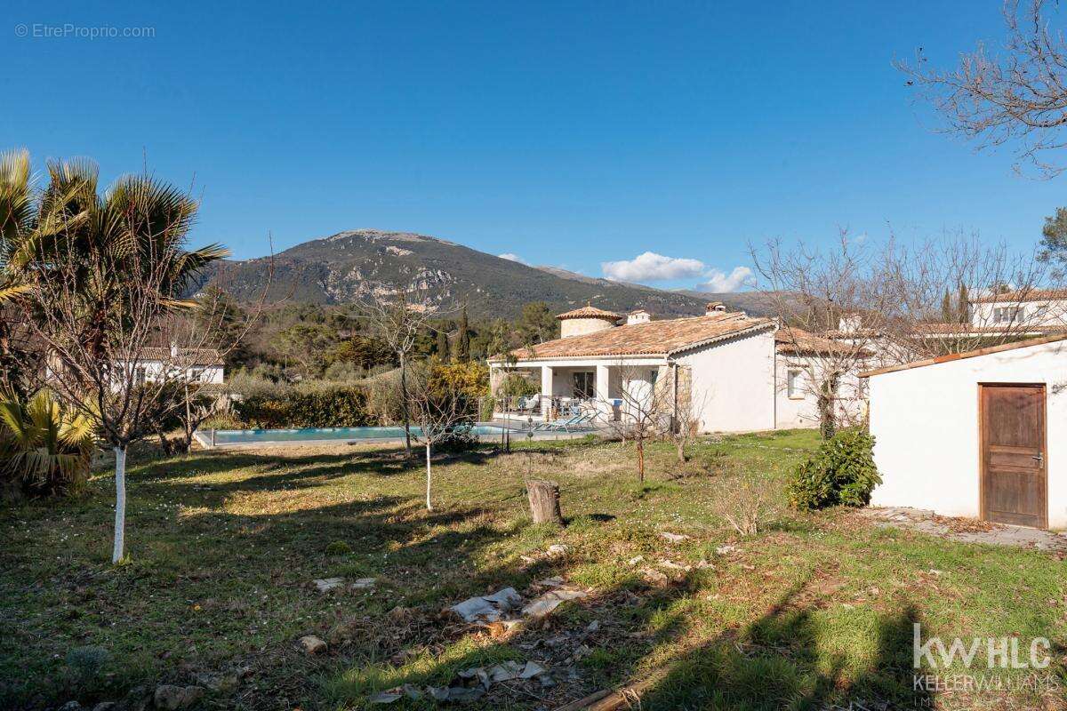 Maison à ROQUEFORT-LES-PINS