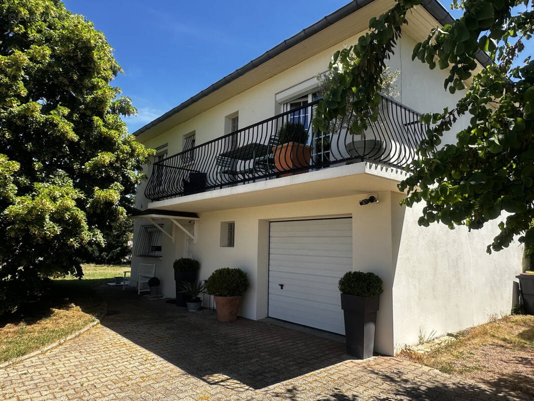 Maison à POUILLY-LES-NONAINS