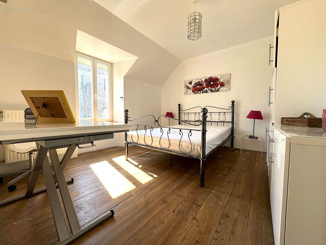 Maison à SAINT-JACQUES-DES-BLATS