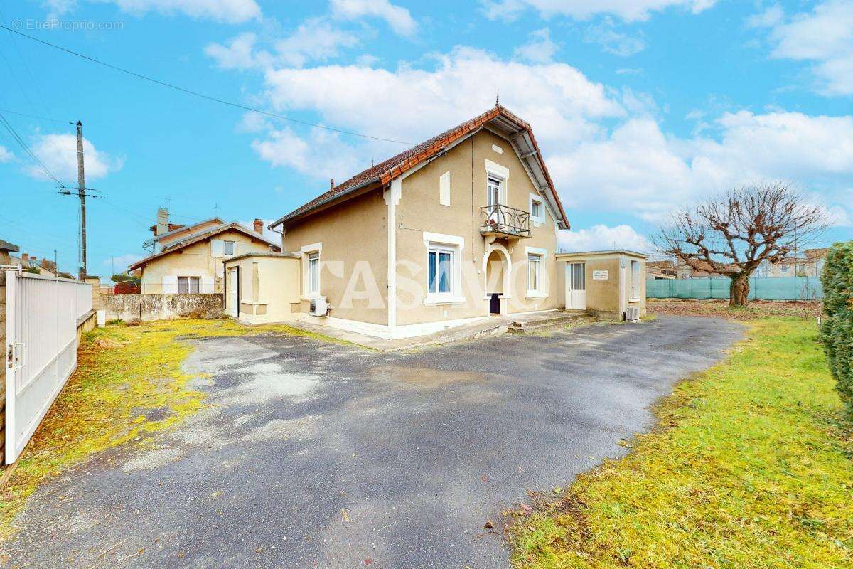 Maison à MONTPON-MENESTEROL