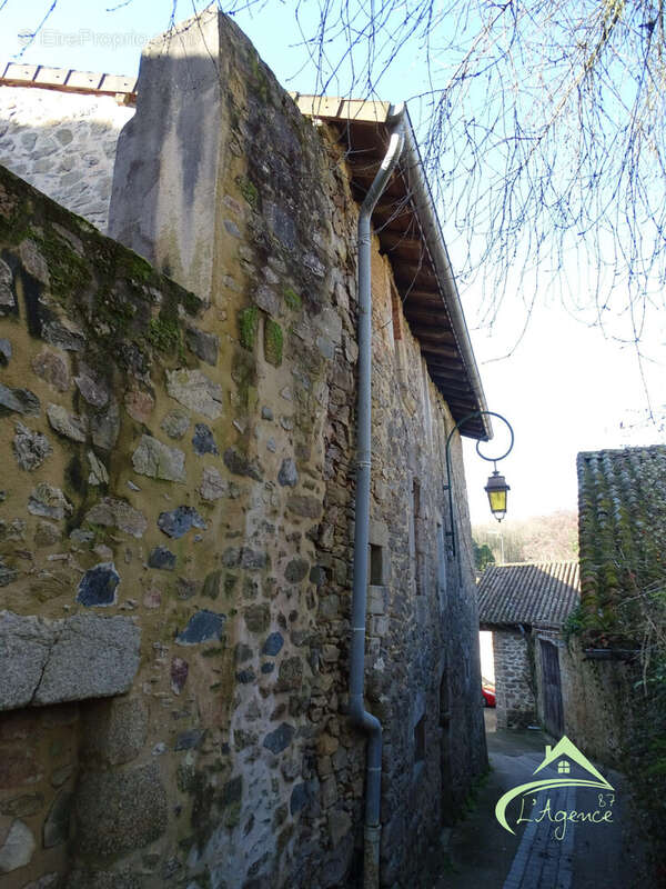 Appartement à SAINT-LAURENT-SUR-GORRE