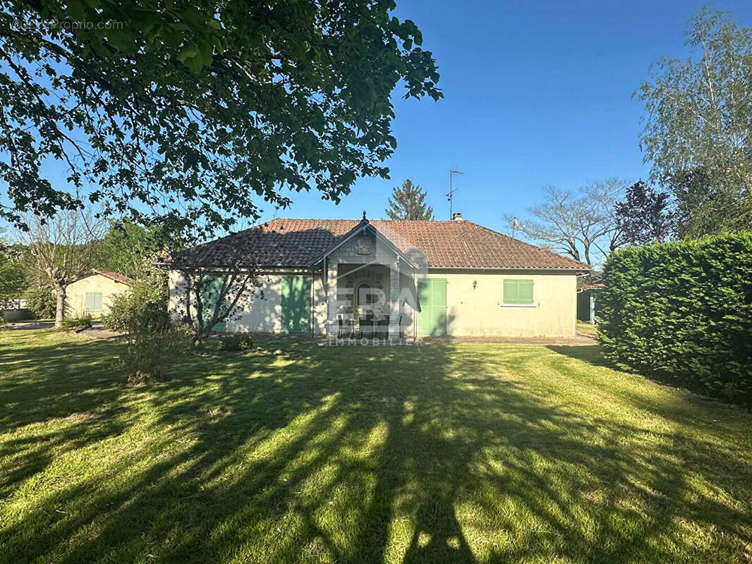 Maison à MONTPON-MENESTEROL