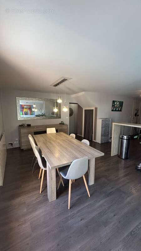 T3 à vendre à Cranves-sales Salle à manger - Appartement à CRANVES-SALES
