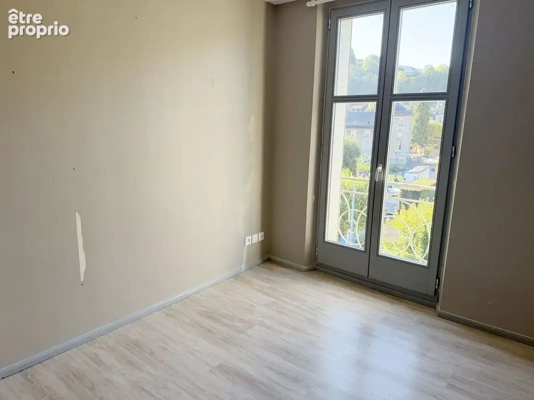 Appartement Exposé Sud en Plein Centre de La Bourboule - photo 11