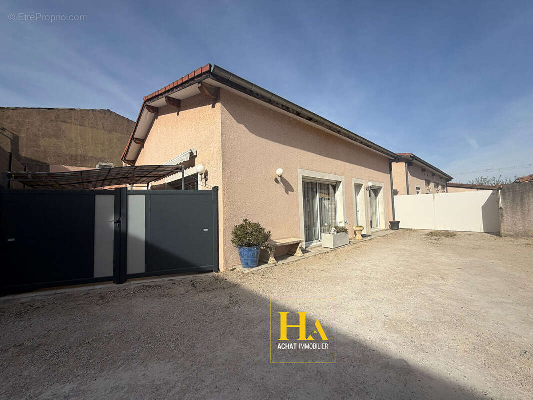 Maison à GUILHERAND-GRANGES