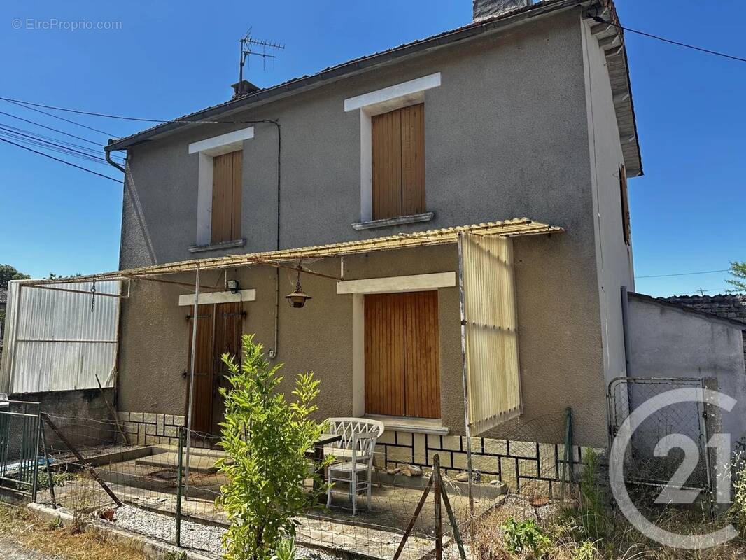 Maison à LOUBILLE