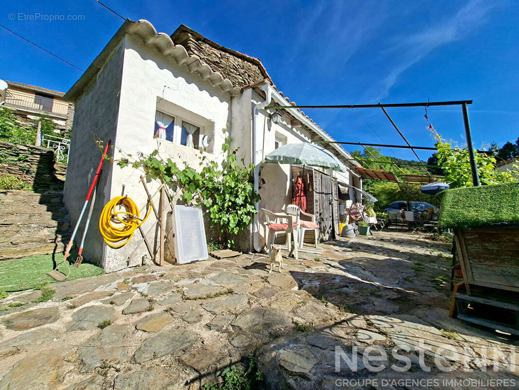 Maison à LE COLLET-DE-DEZE