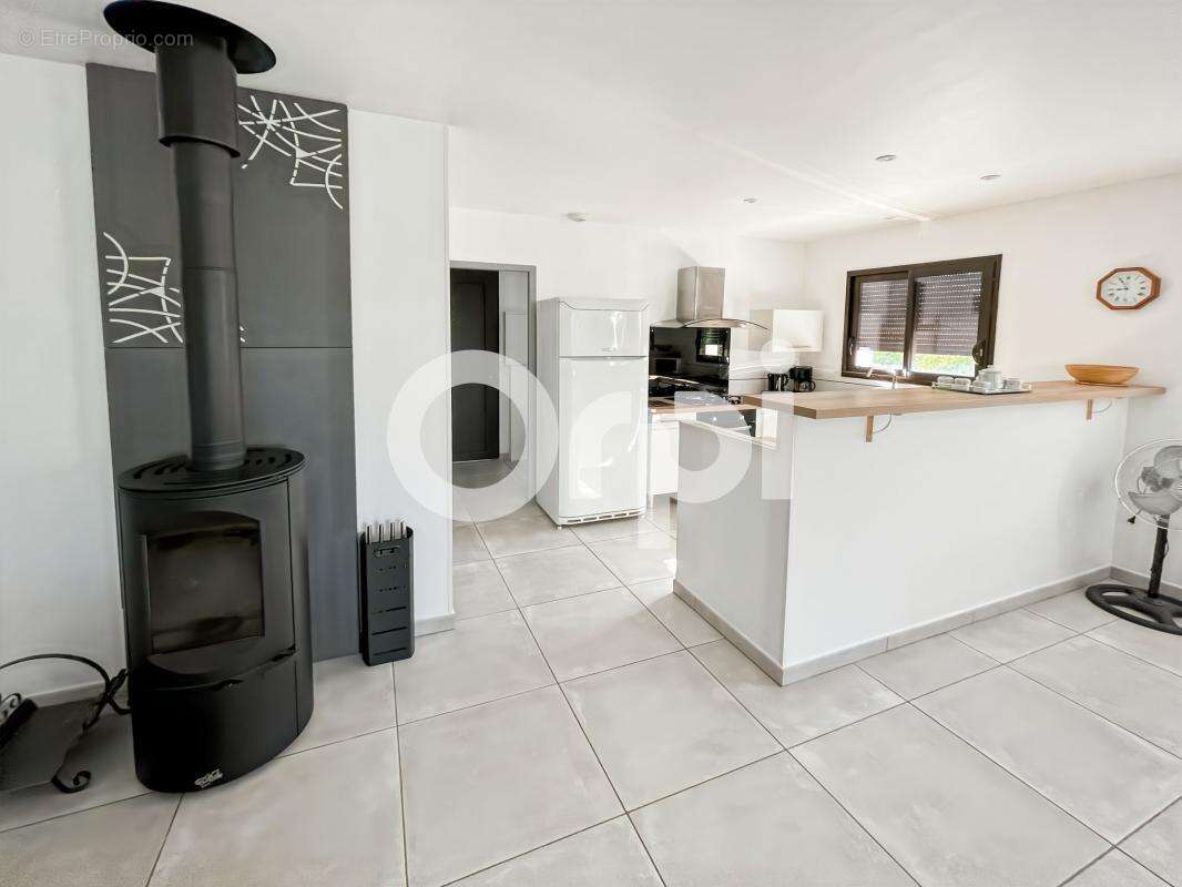 Maison à SAINT-ALBAN-AURIOLLES