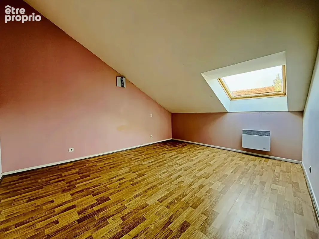 À vendre : Appartement 4 pièces au dernier étage à Reims - Idéalement situé ! - photo 5