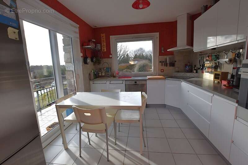 À VENDRE – Maison familiale avec piscine à La Chapelle-d'Aurec – À 5 minutes de Monistrol-sur-Loire - photo 2