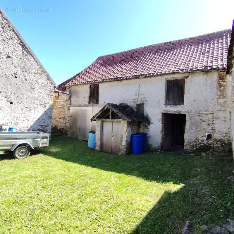 Maison à SAULX-MARCHAIS