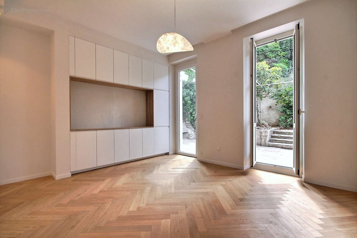 Appartement à MARSEILLE-7E