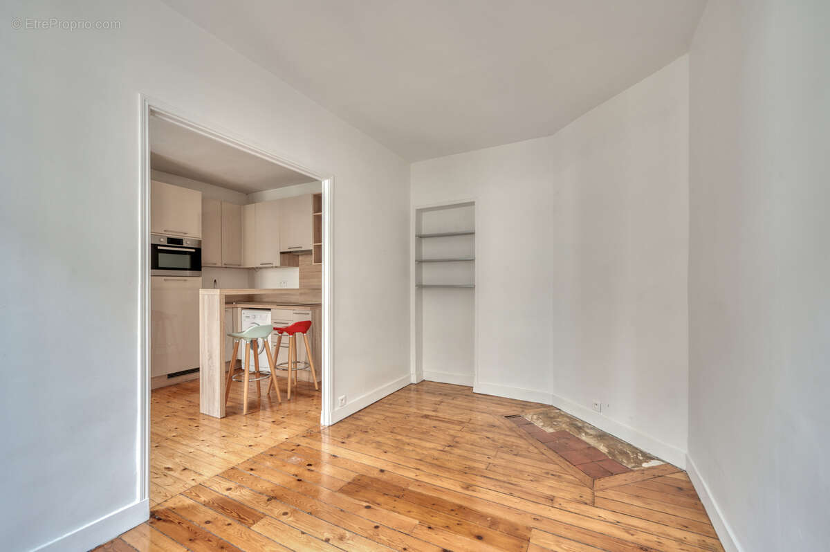 Appartement à PARIS-16E
