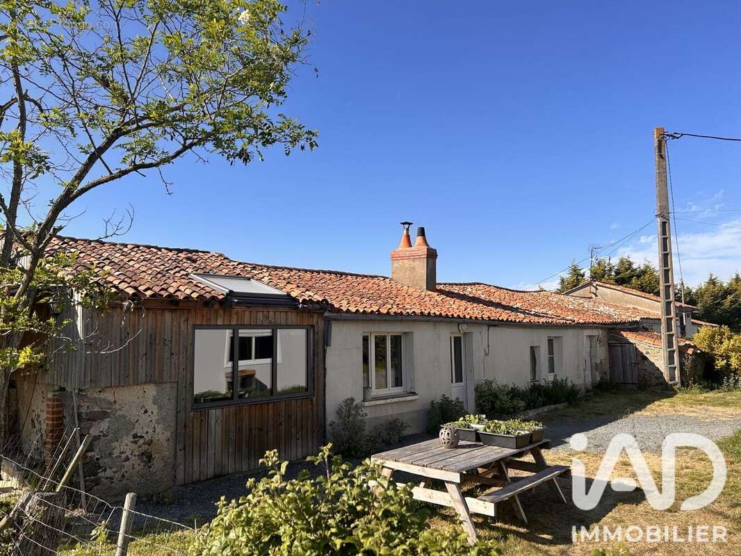 Maison 75 m² à Cersay  - photo 3