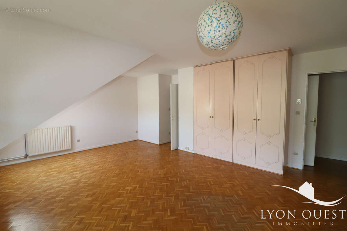 Appartement à CHARBONNIERES-LES-BAINS