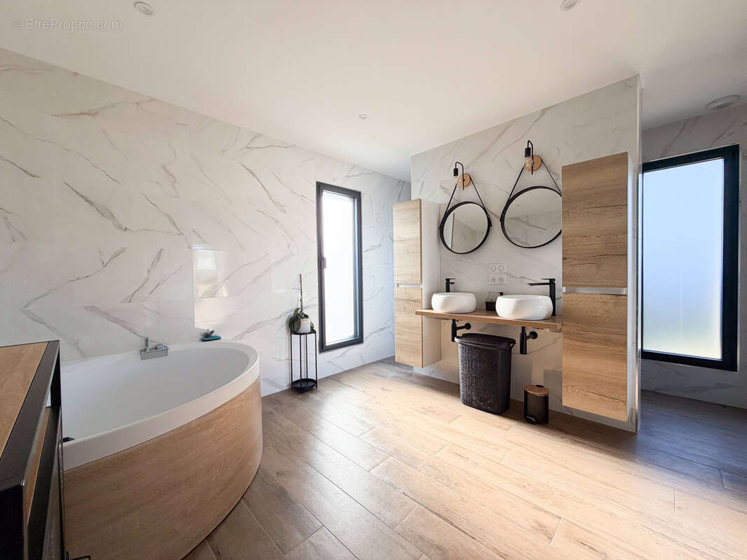 Maison à SAINT-CELERIN