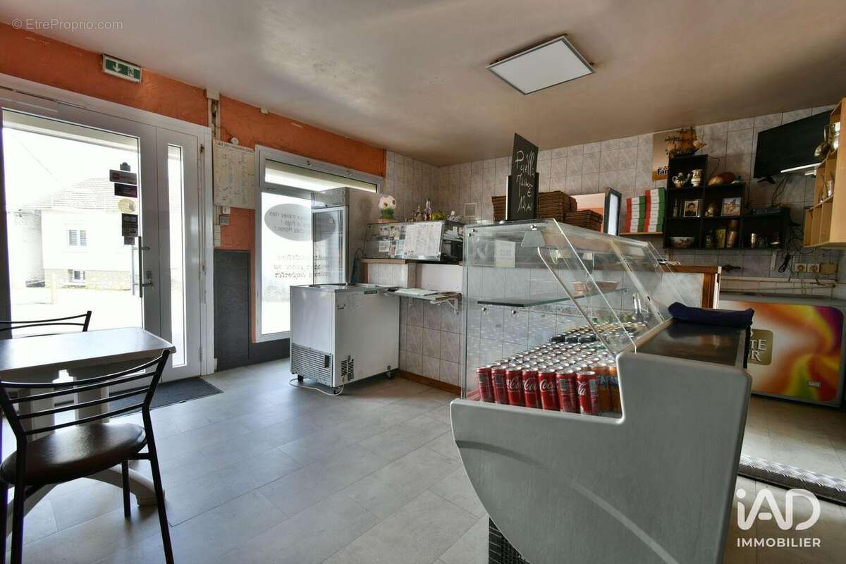 Photo 3 - Commerce à MAIGNELAY-MONTIGNY