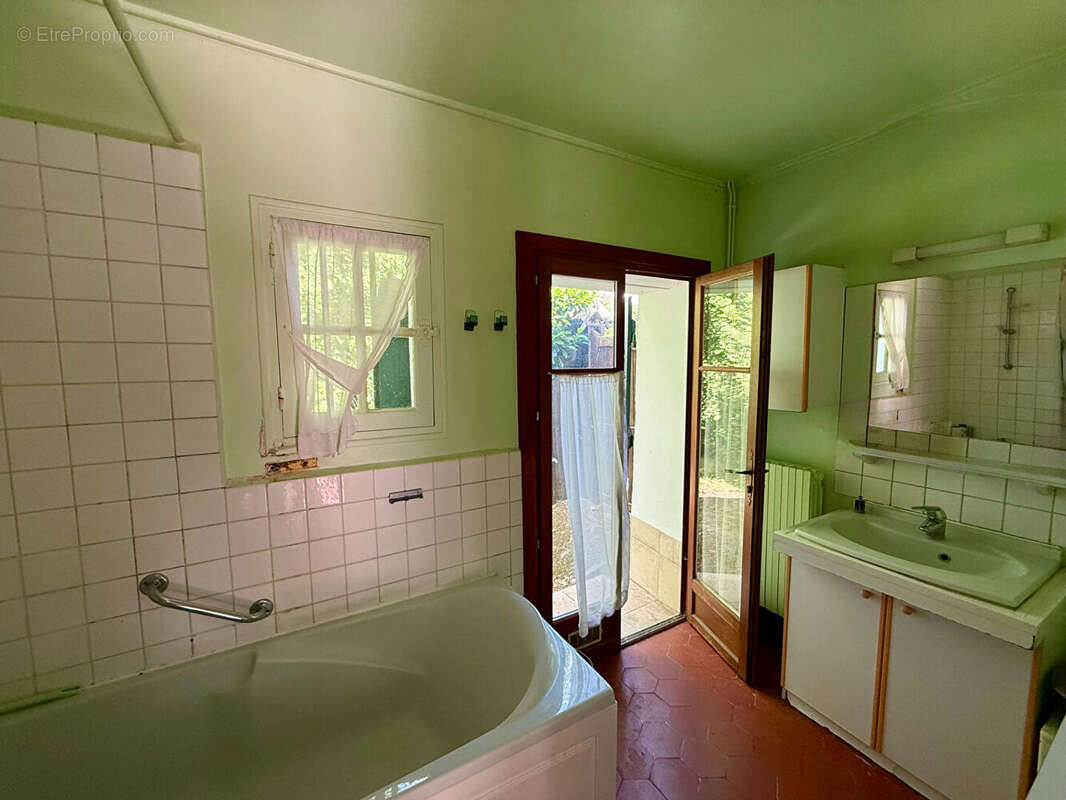 Maison de caractère et seconde maison indépendante - La Madeleine de Nonancourt 7 pièce(s) 142 m² - photo 8