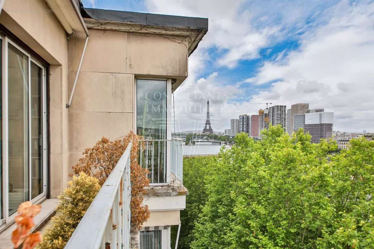 Appartement à PARIS-16E