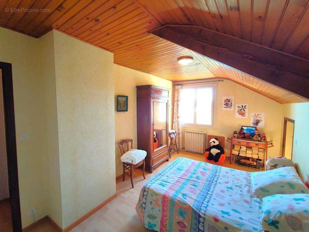 Maison à LIVINHAC-LE-HAUT