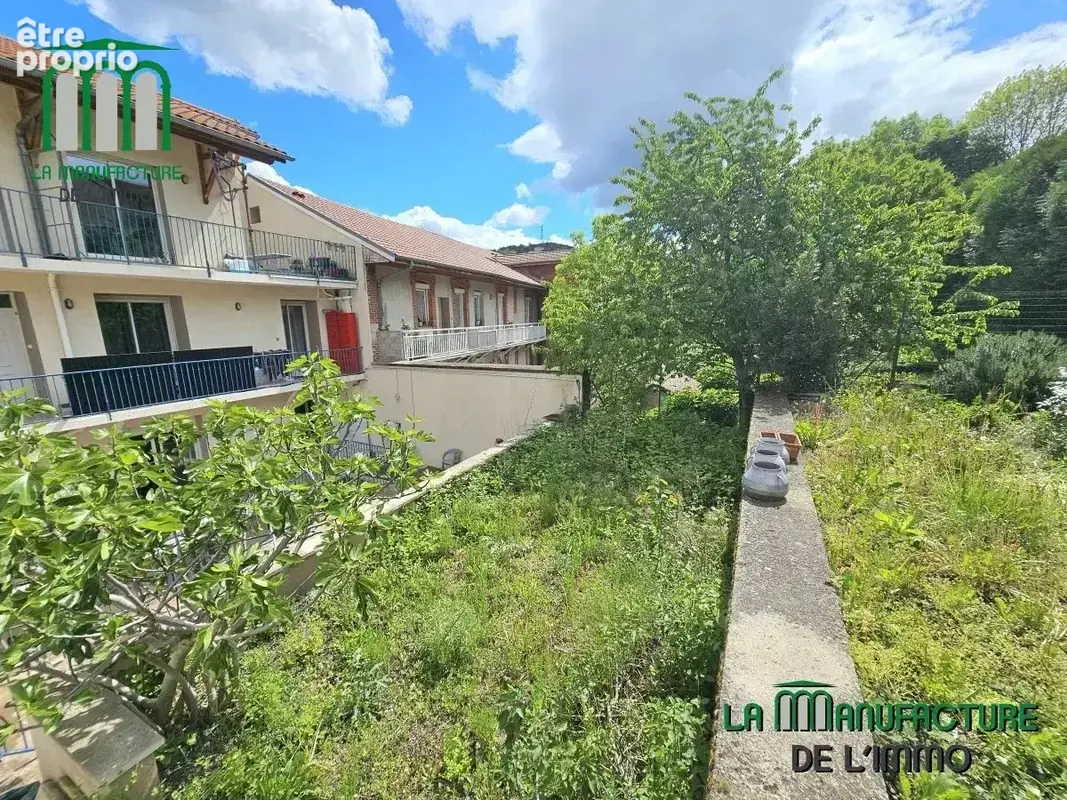 T4 de 122 m² avec jardin privatif et dependance - photo 2