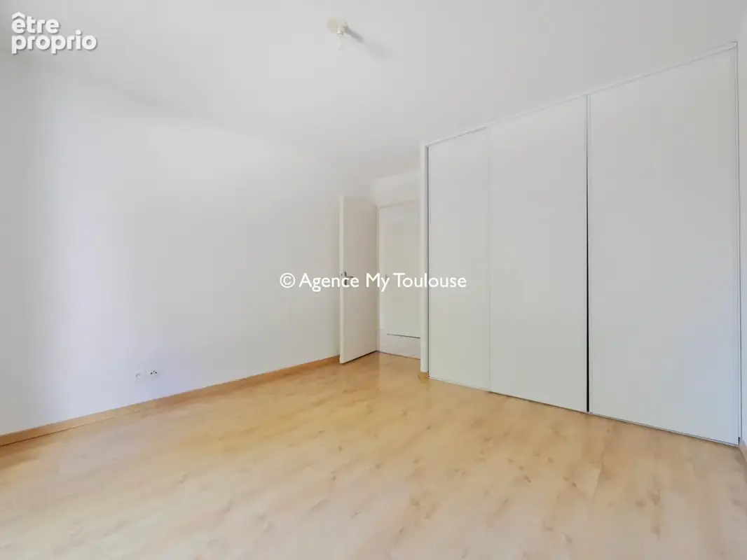 Montaudran, T3 de 70 m2 en rez de chaussée avec grand balcon et 2 places de parking dans résidence récente - photo 10