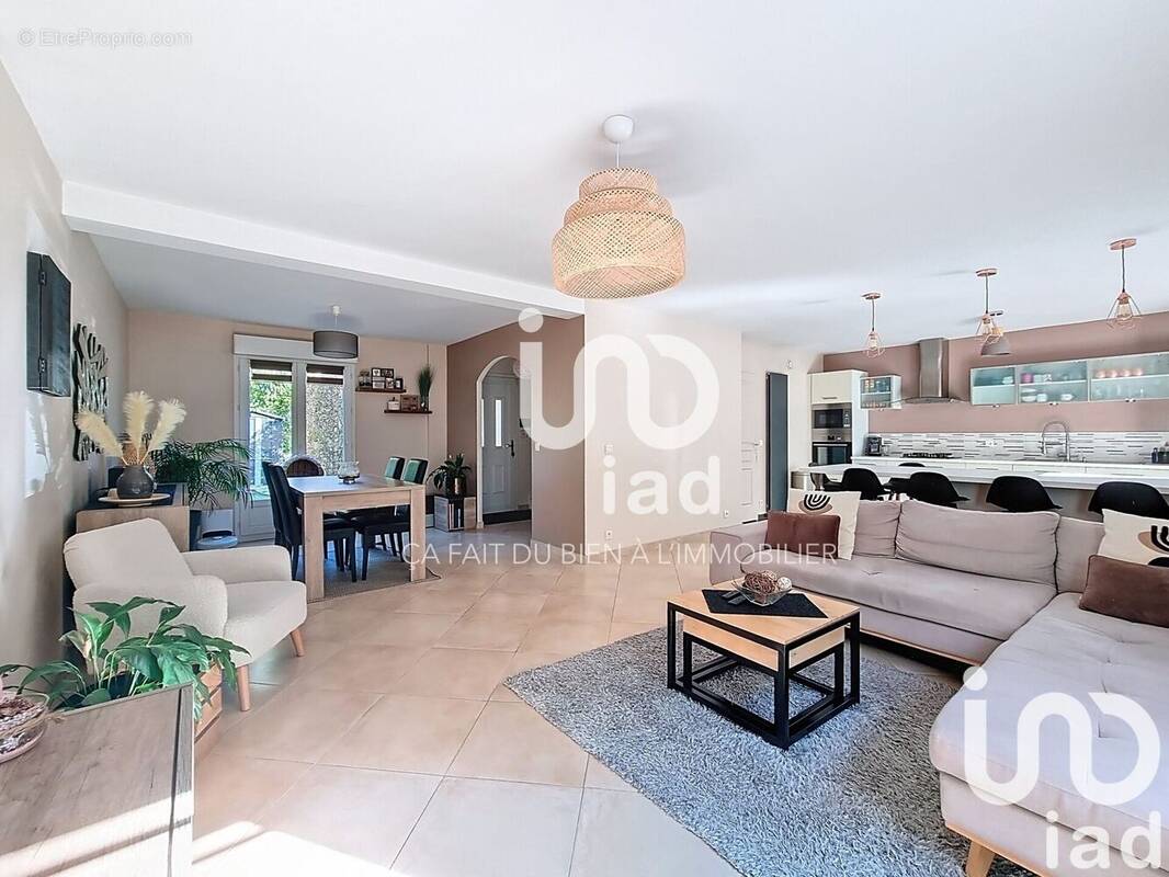 Photo 1 - Maison à BRIE-COMTE-ROBERT