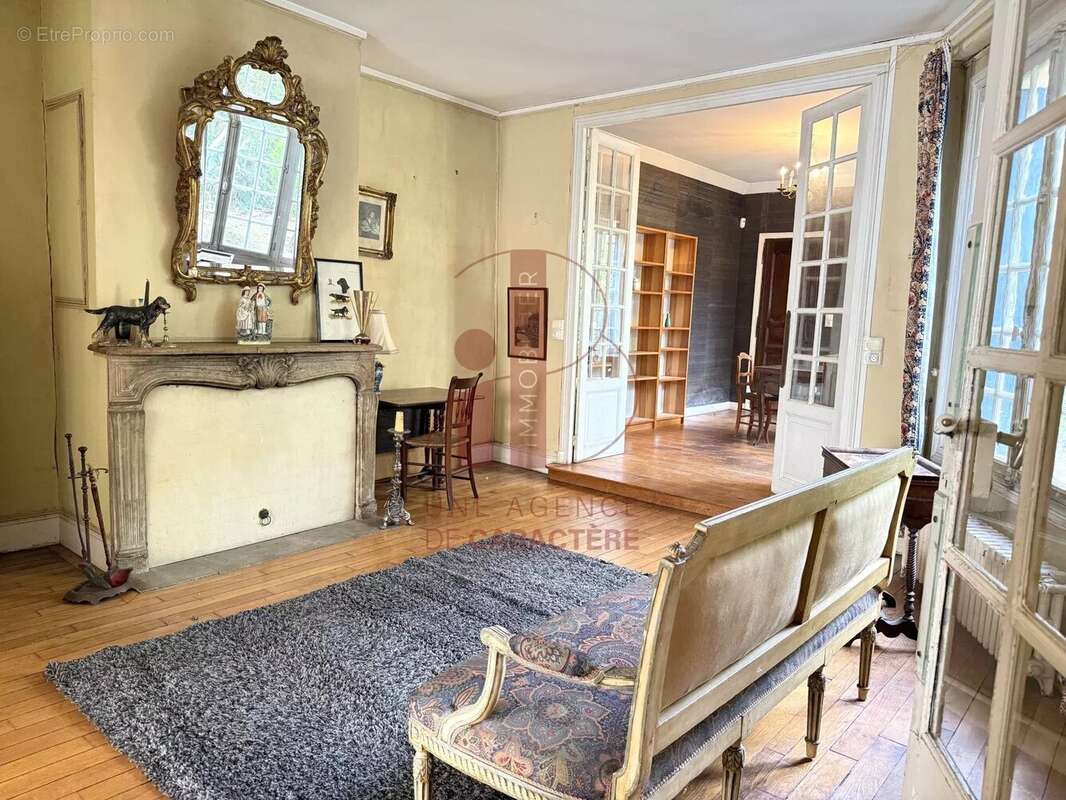 Maison à FONTAINEBLEAU