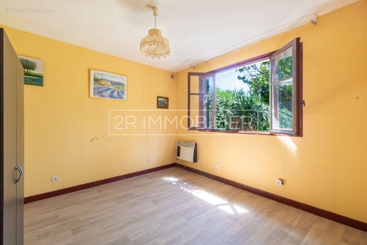 Maison à CONCHES-SUR-GONDOIRE