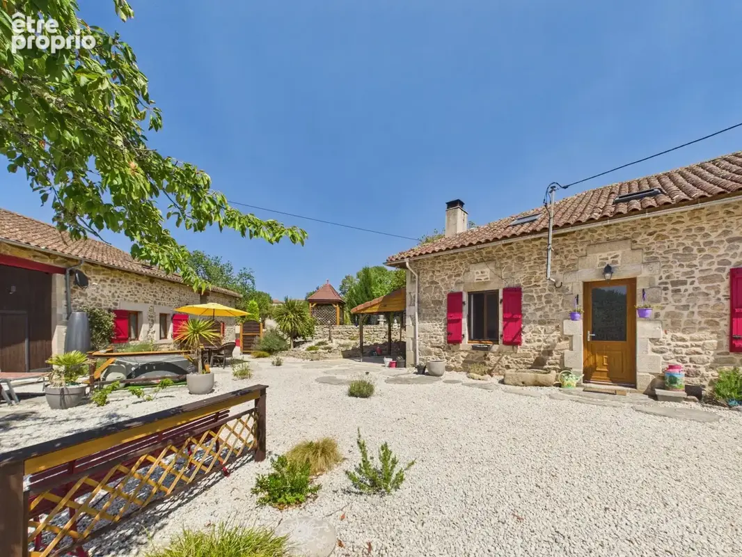 Photo Maison à Champniers-Et-Reilhac au prix de 318 000€