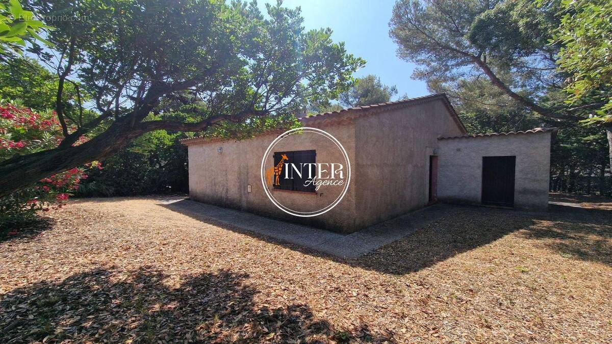 Maison à LES ISSAMBRES