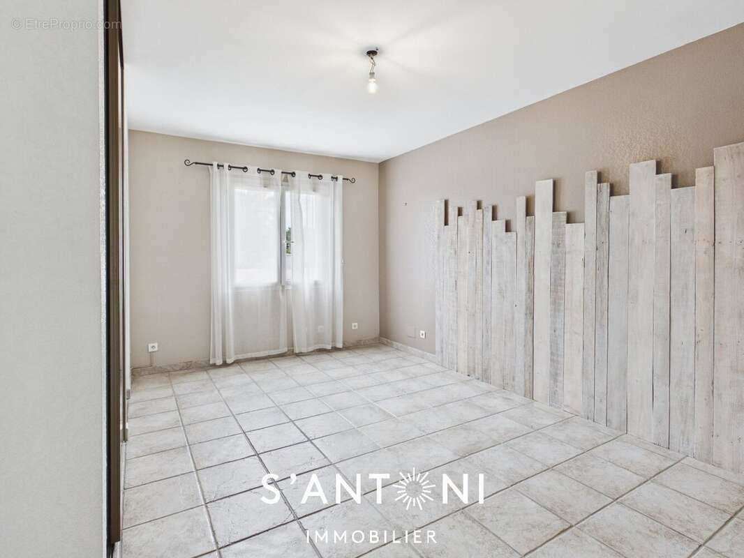 MARSEILLAN - maison de plain-pied avec piscine - photo 10
