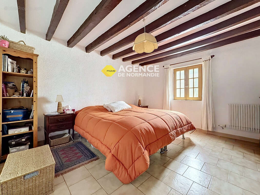 Maison à MONTREUIL-L'ARGILLE