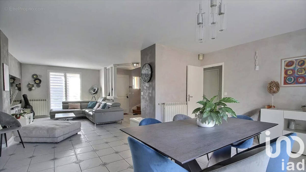 Photo 1 - Maison à VIRY-CHATILLON