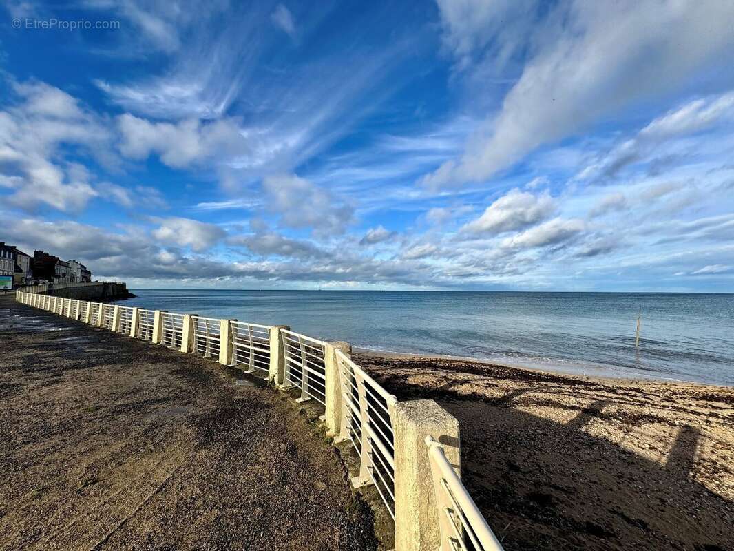Appartement à LUC-SUR-MER