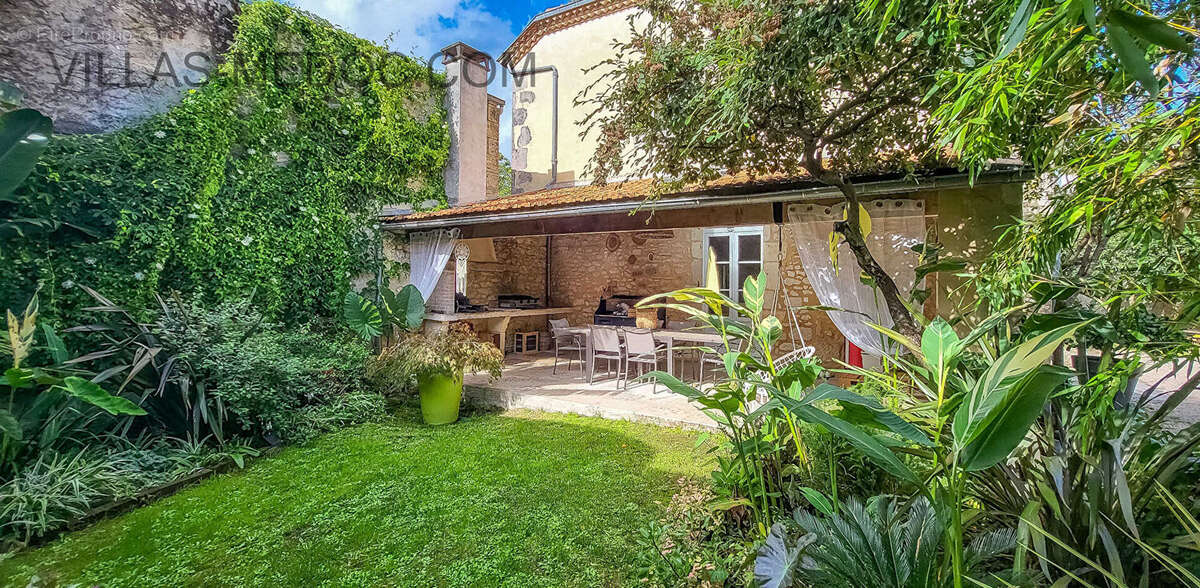 Maison à SAINT-GERMAIN-D'ESTEUIL