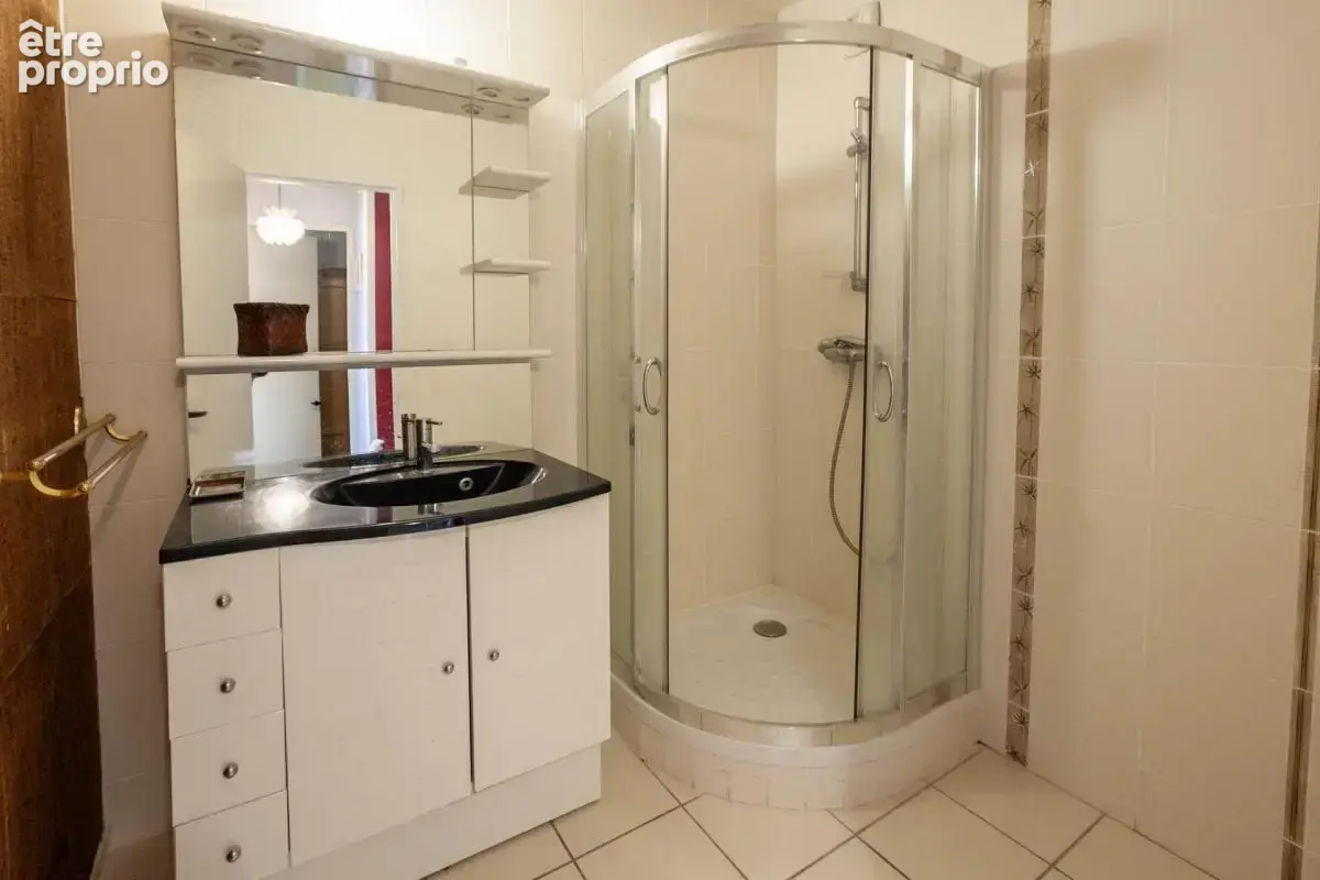 Appartement T3 72m² avec balcon plein sud - Box en sous-sol - photo 7