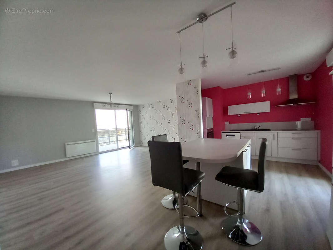 Appartement à FOUGERES