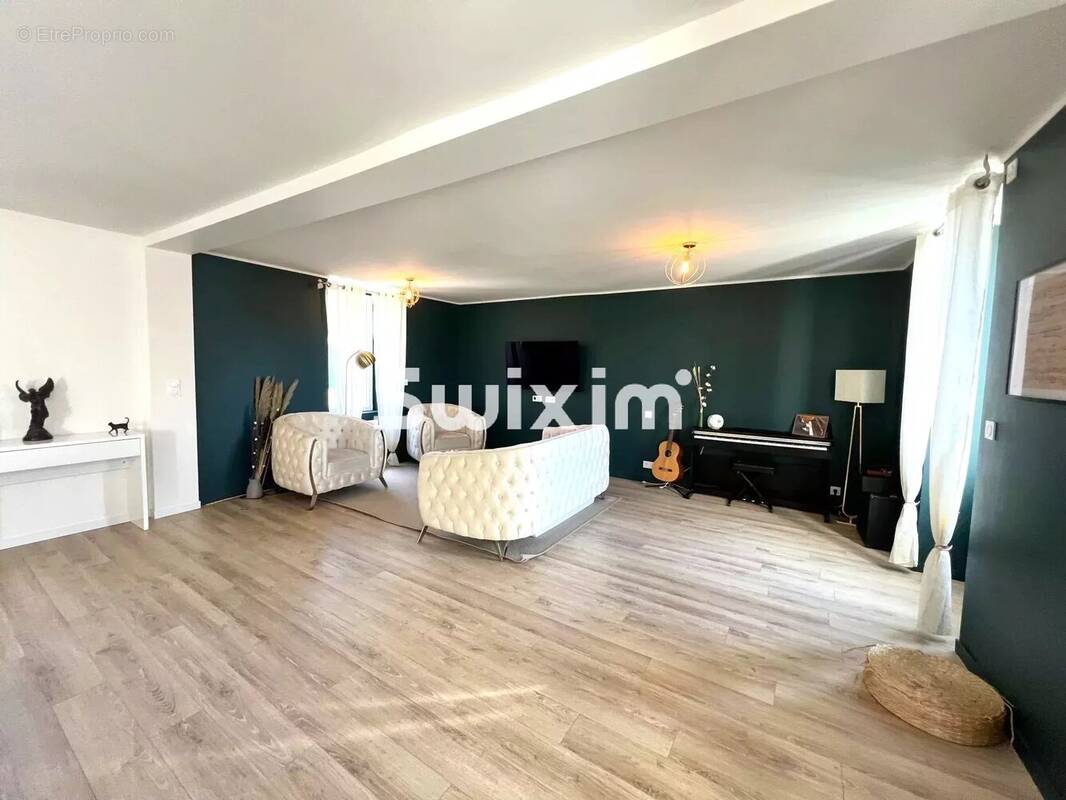 Maison à LONS-LE-SAUNIER