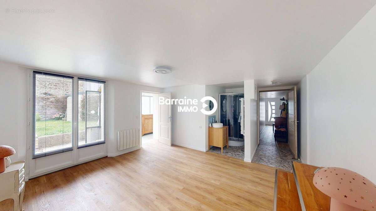 Maison à LE RELECQ-KERHUON