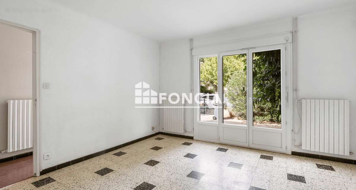 Pézenas centre - Maison de ville T4 avec jardin de 320 m² et garage - photo 5
