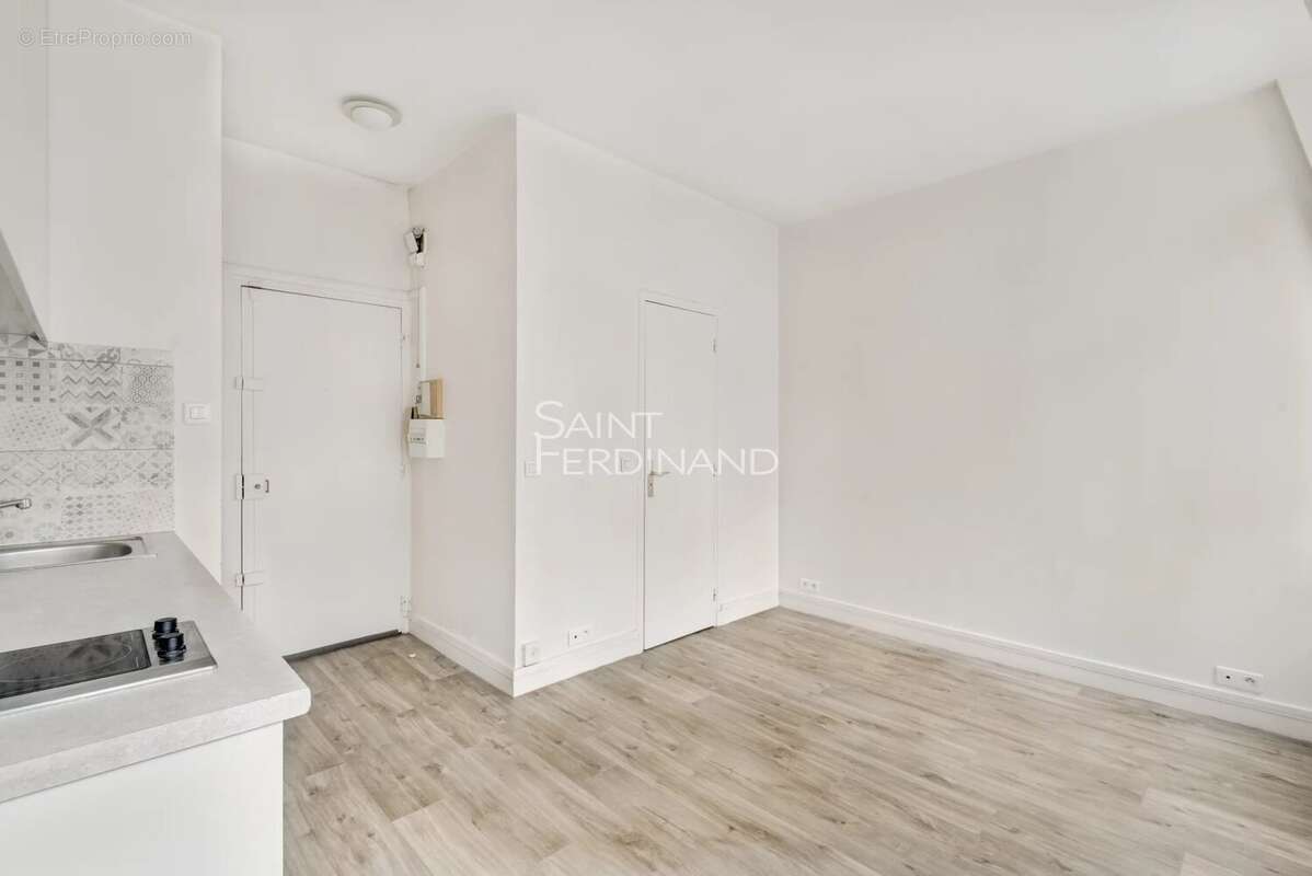 Appartement à PARIS-17E