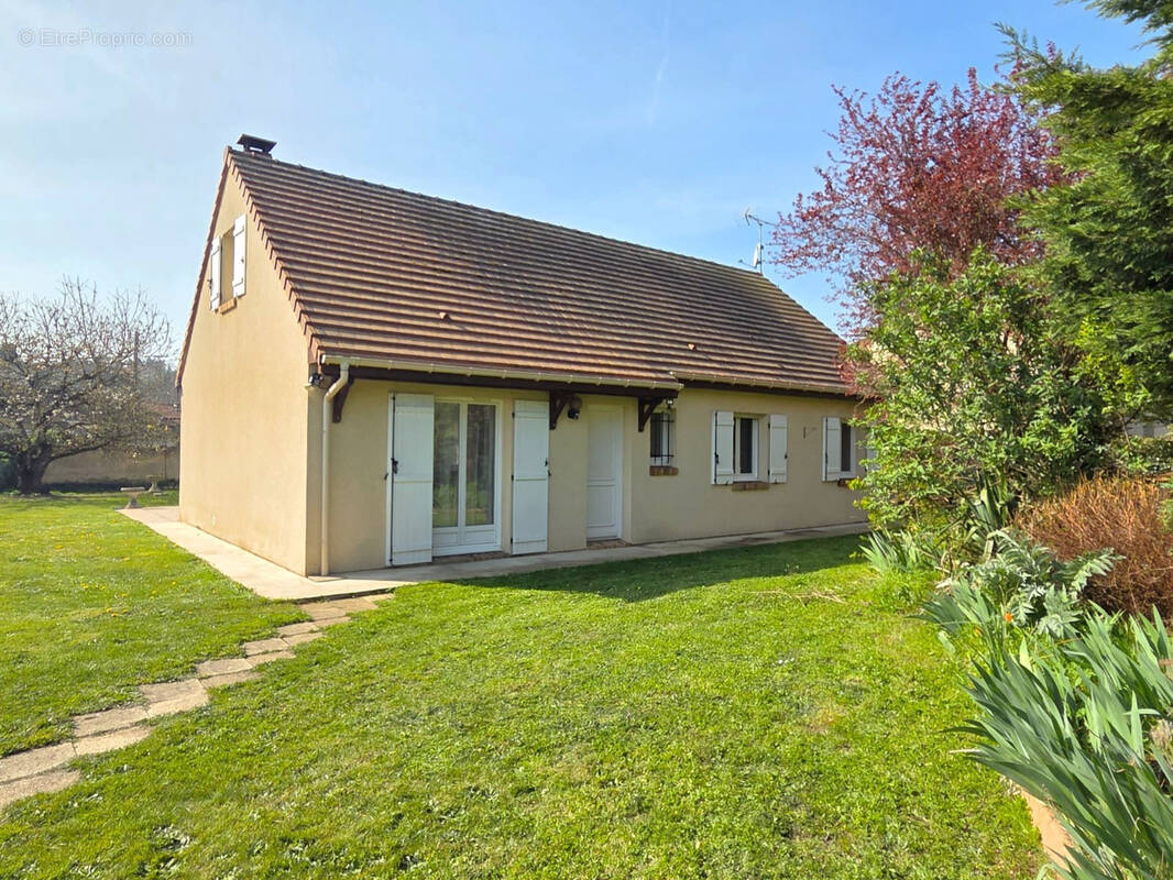 Maison à SAINT-REMY-SUR-AVRE